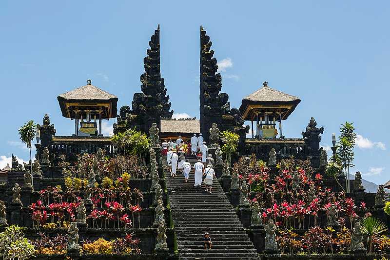 800px-Besakih_Bali_Indonesia_Pura-Besakih-02_20190402182108